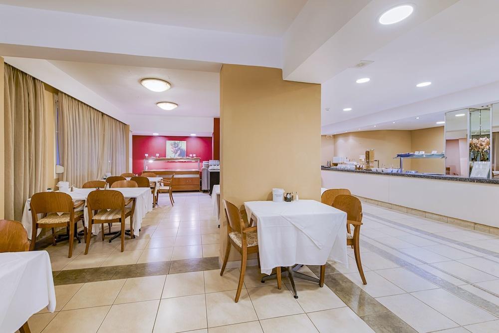 Esperia Hotel
