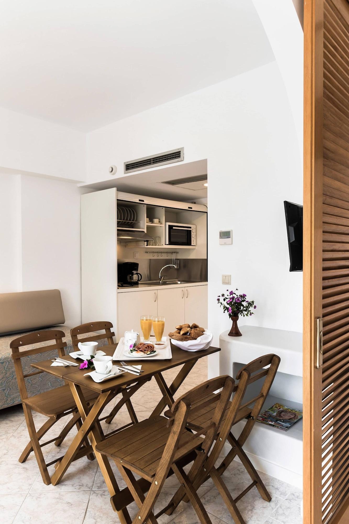Esperia Hotel 3*