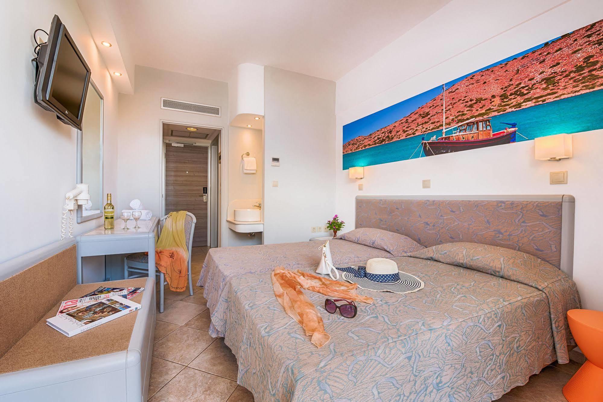 Esperia Hotel 3*